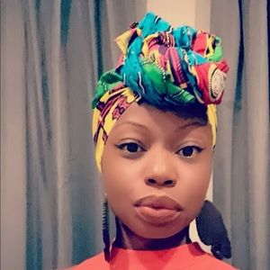 Meet your Posher, Lenora